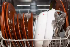 لب پر شدن ظروف در ماشین ظرفشویی